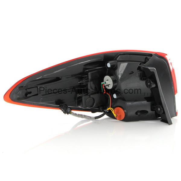 Feu arrière droit KIA CARENS AU MAROC